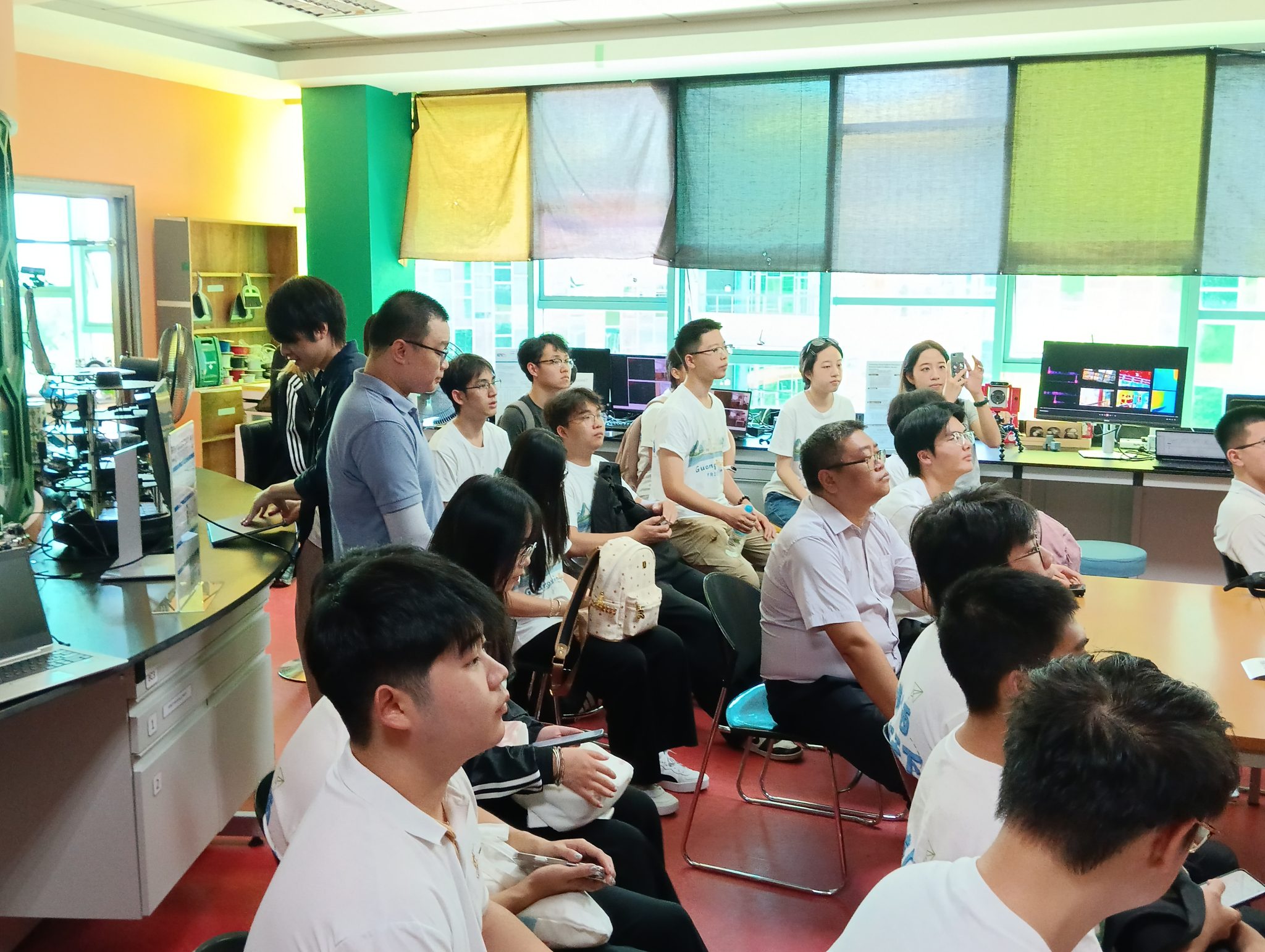 RoboLab received visitors from Guilin University of Electronic Technology, China